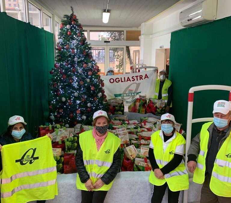 ANTEAS OGLIASTRA CONTINUA LA RACCOLTA ALIMENTARE IN PIAZZA DEL PARCHEGGIO MULTIPIANO DI TORTOLI’